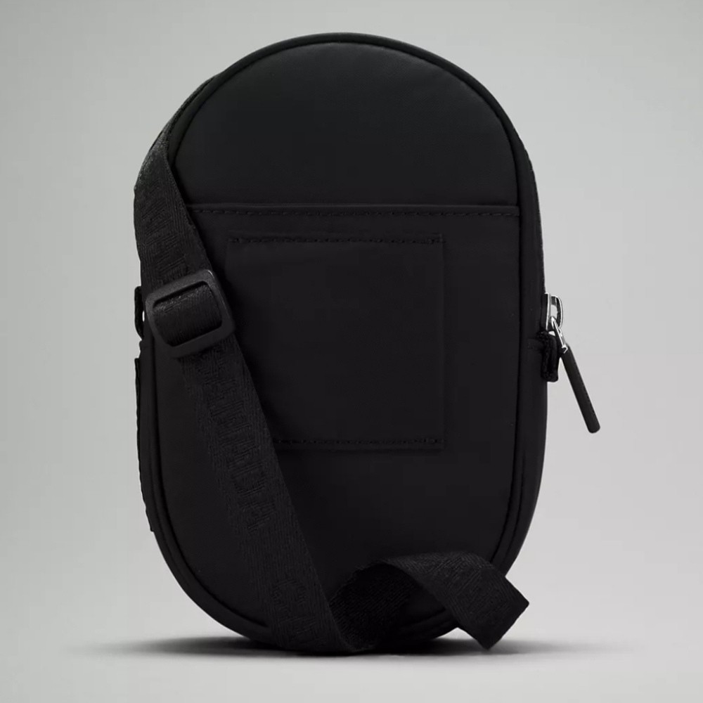 Team Canada 22 Future Legacy Crossbody Bag - Picture 2 of 8